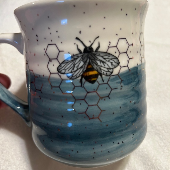 Heartland Hive Ceramic Coffee Mug - Picture 1 of 6